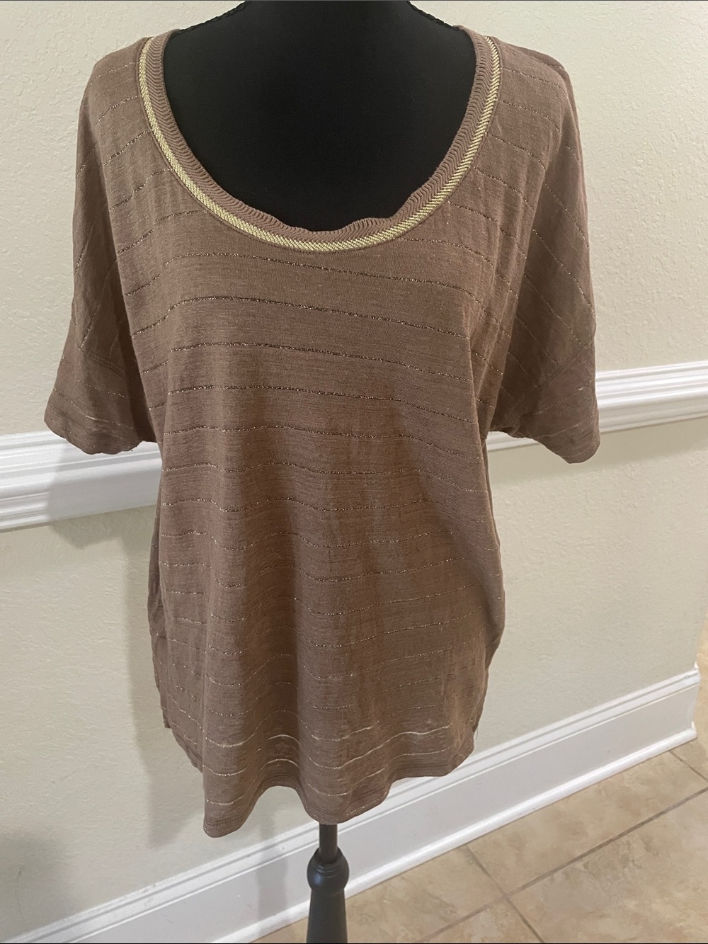 Women’s Linen Brown Short-Sleeve Scoop Neck Top